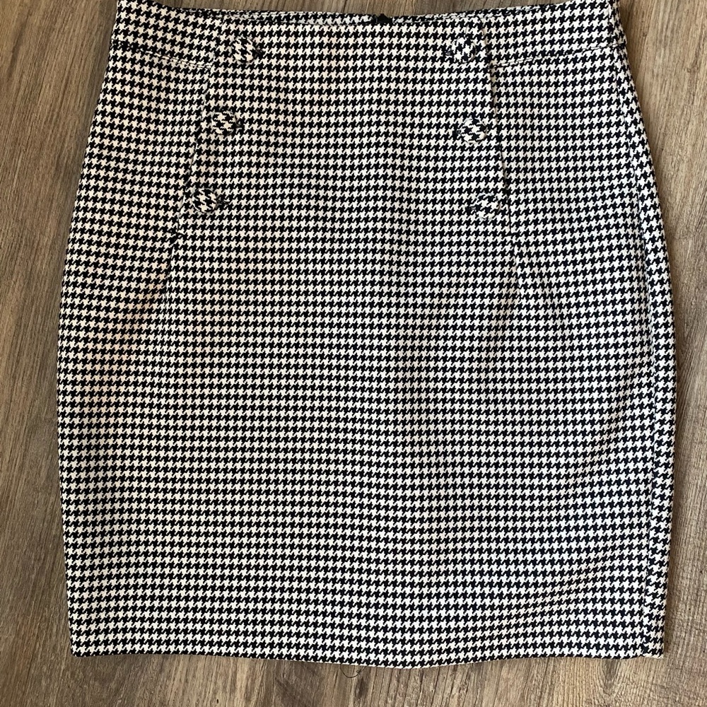 H&M Black and White Houndstooth Pencil Skirt